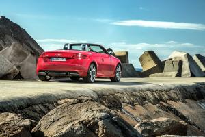 Audi TT Roadster 2.0 TFSI Quattro S-Line 2015 года  (AU)